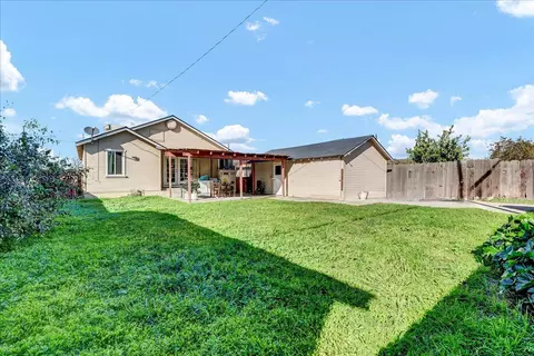 1094 E Sierra Way, Dinuba, CA 93618 photo 25
