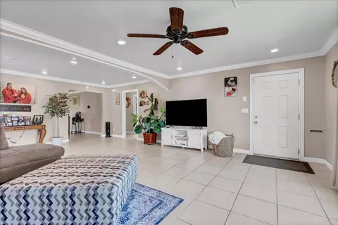 1094 E Sierra Way, Dinuba, CA 93618 photo 7