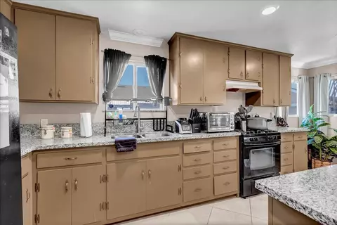 1094 E Sierra Way, Dinuba, CA 93618 photo 8