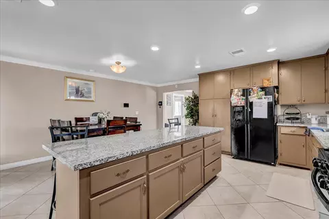 1094 E Sierra Way, Dinuba, CA 93618 photo 9