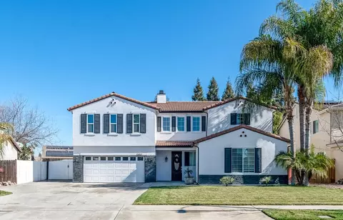 5806 W Sunnyview Ave, Visalia, CA 93291