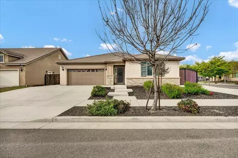 4306 W Robin Ave, Visalia, CA 93291