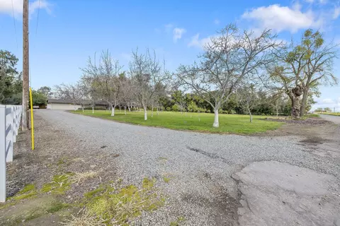 Exterior - 9678 Elder Ave, Hanford, CA 93230 photo 2 of 46