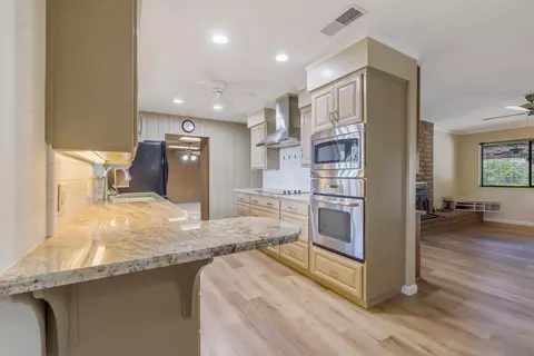 Kitchen - 9678 Elder Ave, Hanford, CA 93230 photo 3 of 5