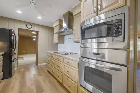 Kitchen - 9678 Elder Ave, Hanford, CA 93230 photo 4 of 5