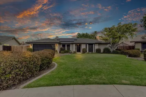 1828 E Seeger Ct, Visalia, CA 93292