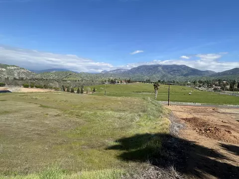 Pleasant Oak Dr, Springville, CA 93265