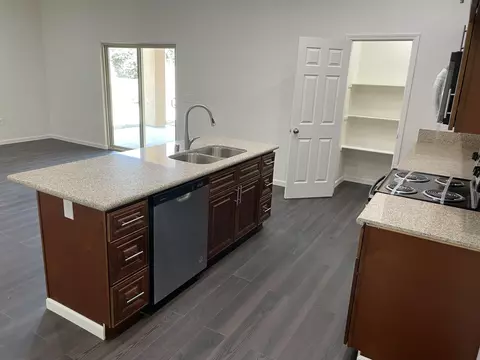 2018 E Seeger Ave, Visalia, CA 93292 photo 3