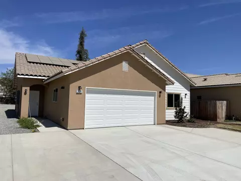2018 E Seeger Ave, Visalia, CA 93292