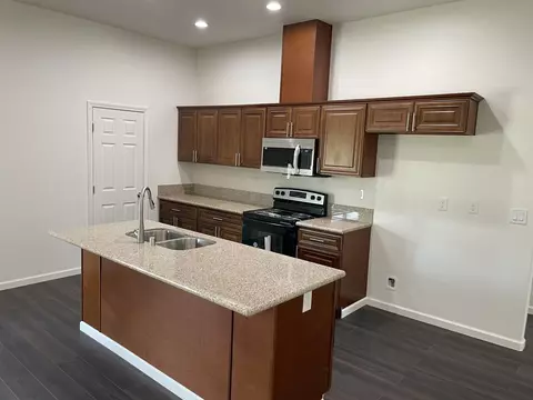 2018 E Seeger Ave, Visalia, CA 93292 photo 4