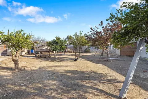 Exterior - 672 N Smith Rd, Tipton, CA 93272 photo 13 of 16