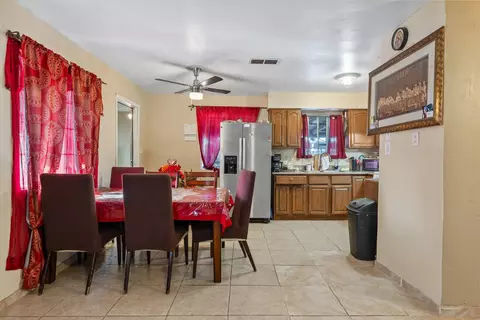 Dining - 672 N Smith Rd, Tipton, CA 93272 photo 1 of 1