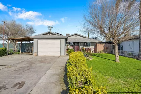 672 N Smith Rd, Tipton, CA 93272
