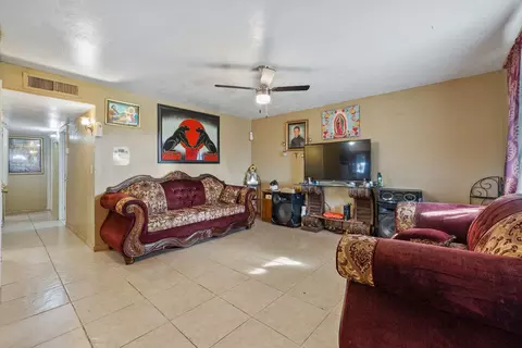 Living - 672 N Smith Rd, Tipton, CA 93272 photo 1 of 1