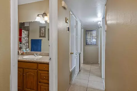 Entry Way - 672 N Smith Rd, Tipton, CA 93272 photo 1 of 1