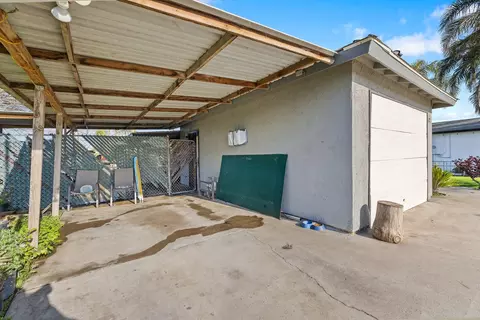 Exterior - 672 N Smith Rd, Tipton, CA 93272 photo 4 of 16