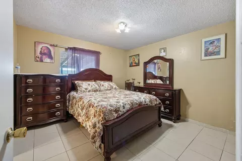 Bedroom - 672 N Smith Rd, Tipton, CA 93272 photo 3 of 5