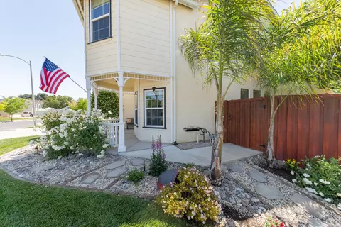 1029 Freedom Dr, Lemoore, CA 93245 photo 4