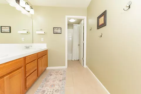 1029 Freedom Dr, Lemoore, CA 93245 photo 28