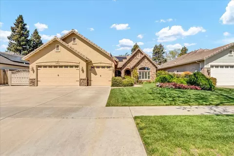 3412 E Paradise Ave, Visalia, CA 93292
