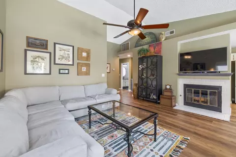 1808 S Enos St, Visalia, CA 93292 photo 10
