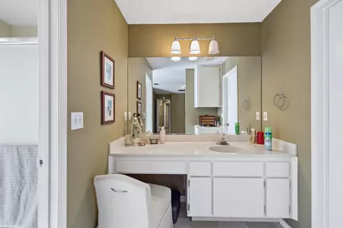 1808 S Enos St, Visalia, CA 93292 photo 27