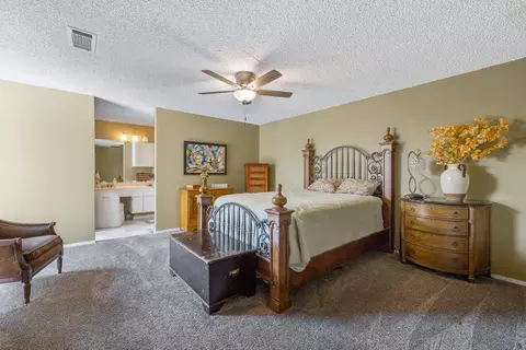 1808 S Enos St, Visalia, CA 93292 photo 22