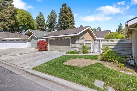 1808 S Enos St, Visalia, CA 93292 photo 3