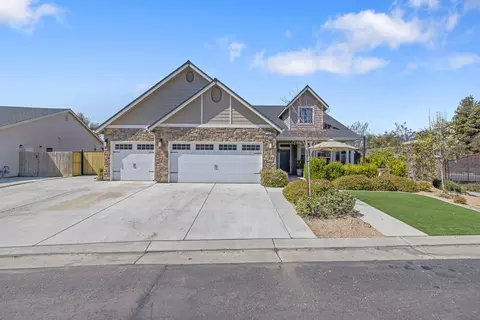 1701 Windsong Dr, Tulare, CA 93274
