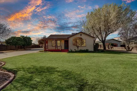 4307 W Iris Ave, Visalia, CA 93277