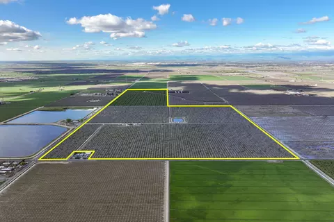 3290 N Enterprise St, Tulare, CA 93274