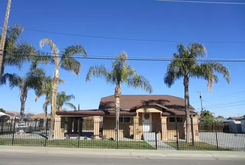 705 S Union Ave, Avenal, CA 93204
