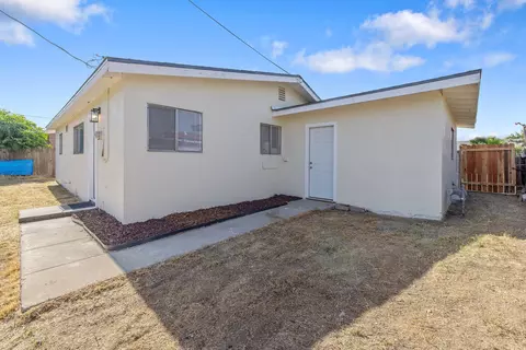 Exterior - 1813 6th Ave, Delano, CA 93215 photo 8 of 8