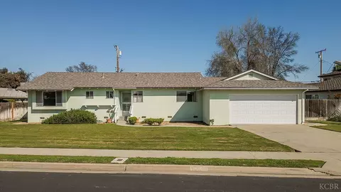 408 E Richardson Way, Hanford, CA 93230