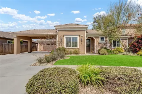 6510 W Lark Ct, Visalia, CA 93291