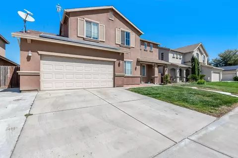 2464 Bell Port Ave, Tulare, CA 93274
