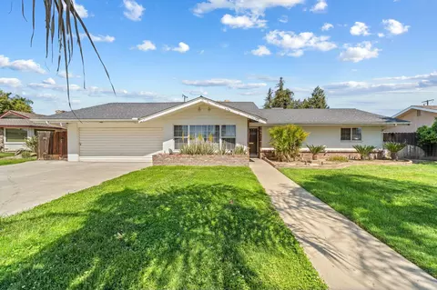 138 E Pleasant Ave, Tulare, CA 93274