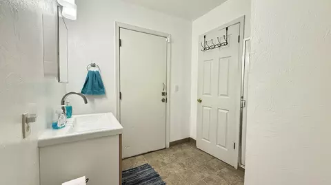Bath - 4005 W Iris Ave, Visalia, CA 93277 photo 9 of 10