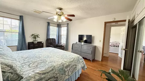 Bedroom - 4005 W Iris Ave, Visalia, CA 93277 photo 4 of 6
