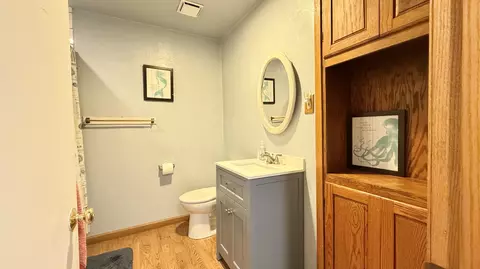 Bath - 4005 W Iris Ave, Visalia, CA 93277 photo 4 of 10