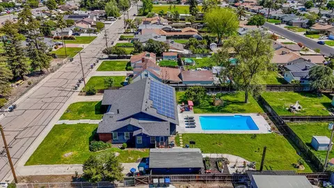 View/Area - 4005 W Iris Ave, Visalia, CA 93277 photo 2 of 4