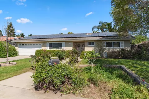 948 W Mary Ave, Visalia, CA 93277