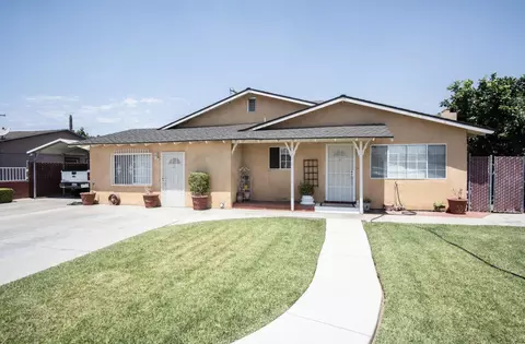 436 W Montgomery Ave, Porterville, CA 93257