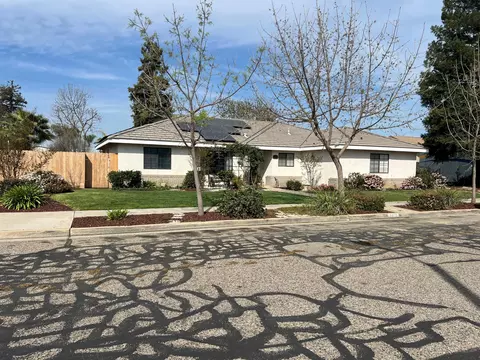 2159 Alcott St, Tulare, CA 93274