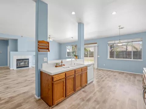 Kitchen - 600 Haven Way, Lemoore, CA 93245 photo 3 of 3