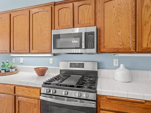 Kitchen - 600 Haven Way, Lemoore, CA 93245 photo 2 of 3