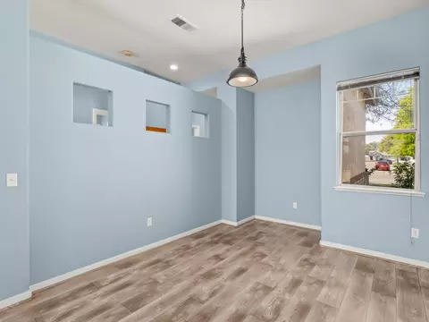 Living - 600 Haven Way, Lemoore, CA 93245 photo 3 of 4