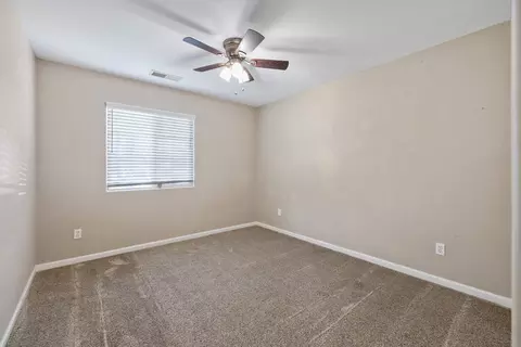 2427 E Dorothea Ave, Visalia, CA 93292 photo 23