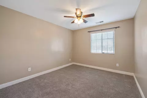 2427 E Dorothea Ave, Visalia, CA 93292 photo 21