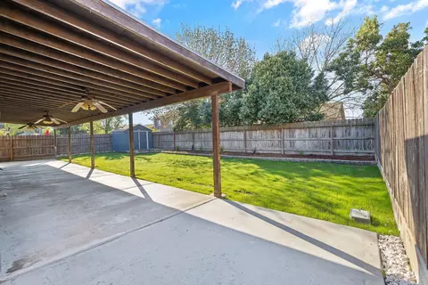 2427 E Dorothea Ave, Visalia, CA 93292 photo 35
